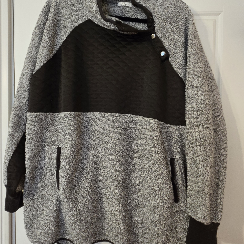 Maurices Black and Gray Women's Sweater